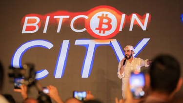 fmi pidio a el salvador retirar bitcoin como moneda de uso legal