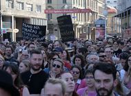 croacia: miles protestan porque a mujer se le nego aborto