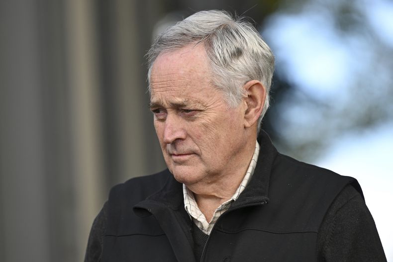 Ian Wilkinson sale del Tribunal de Primera Instancia de Latrobe Valley, el miércoles 4 de junio de 2025, en Morwell, Australia. (James Ross/AAP Image vía AP)