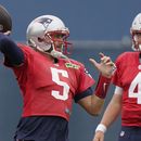 Belichick dice que Hoyer será titular si Jones se ausenta
