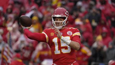 Renqueante Mahomes guía a Celtics a triunfo ante Jaguars
