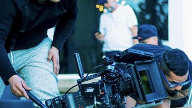 anthony millan: la mente detras del nuevo videoclip de nacho y greeicy
