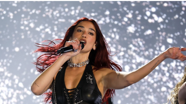 el mensaje de dua lipa, en perfecto espanol, que te hara suspirar