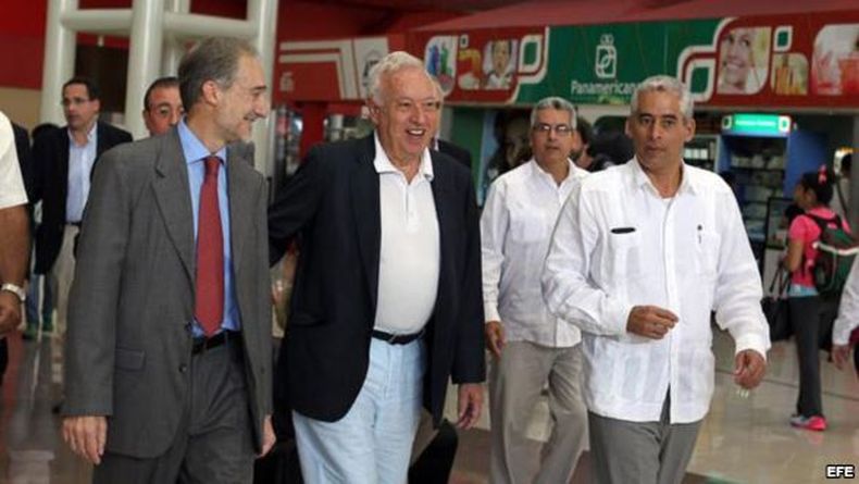 En declaraciones en el aeropuerto de La Habana, el Canciller español se limitó a decir que los mensajes entre gobiernos "se trasladan a los gobiernos, no se explican en los medios".