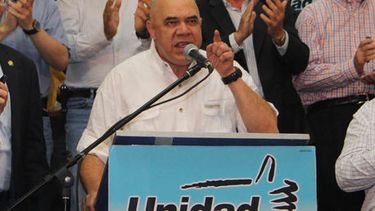 americateve | El secretario ejecutivo de la coalición opositora, Jesús "Chúo" Torrealba, considera que el gobierno "está fumando encima de un país de pólvora"\