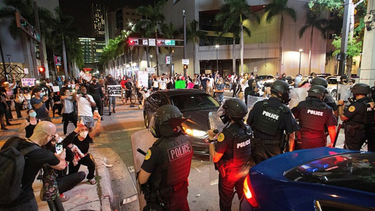 miami amanece fuertemente custodiada por la policia tras violentas protestas durante el fin de semana