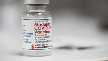 eeuu comenzara a aplicar en septiembre las vacunas actualizadas de pfizer y moderna contra el covid-19