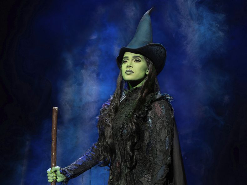 Lencia Kebede como Elphaba en el musical de Broadway Wicked en Nueva York el 1 de marzo de 2025. (Joan Marcus via AP)