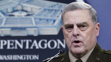 General Milley, de un embrollo político a otro