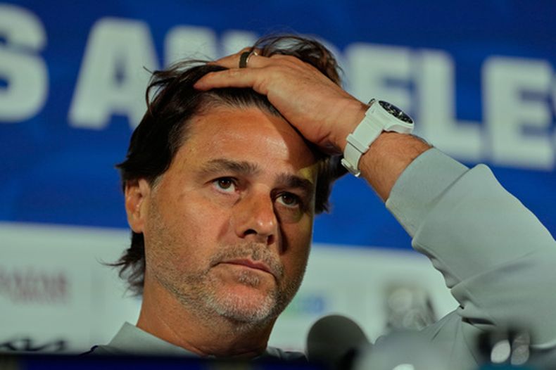 El técnico de Estados Unidos Mauricio Pochettino durante una rueda de prensa previo al partido contra Paraguay en el Mundia, el jueves 11 de junio de 2026, en Inglewood, California. (AP Foto/Andre Penner)