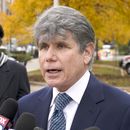 El ex gobernador de Illinois Rod Blagojevich habla el 21 de octubre de 2020 en una conferencia de prensa, en Chicago. (AP Foto/Charles Rex Arbogast)