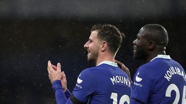 Chelsea vence 2-0 a Bournemouth y corta mala racha