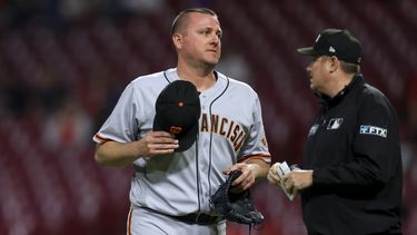 Kapler protesta en himno; Gigantes caen ante Rojos