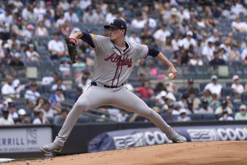 El lanzador de los Bravos de Atlanta Max Fried lanza en la segunda entrada ante los Yankees de Nueva York el domingo 23 de junio del 2024. (AP Foto/Pamela Smith)