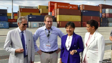 secretaria de comercio de eeuu empieza visita a cuba por el mariel