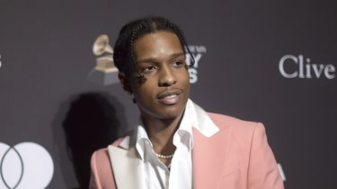 ARCHIVO - El rapero A$AP Rocky en la gala previa a los Grammy y saluda a los íconos de la industria en Beverly Hills, California, el 9 de febrero de 2019. (Foto Richard Shotwell/Invision/AP, archivo)
