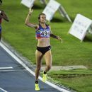 La venezolana Joselyn Brea festeja tras conquistar los 1.500 metros en los Juegos Centroamericanos y del Caribe, el jueves 6 de julio de 2023 (AP Foto/Arnulfo Franco)