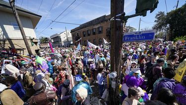 Mardi Gras: Espíritu de carnaval se apodera de Nueva Orleans