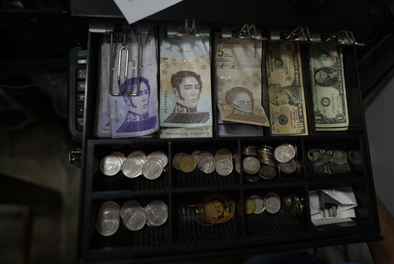 Impuesto a pagos en divisas genera inquietud en venezolanos