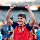 El español Pau Cubarsi celebra tras ganar la Copa del Mundo al vencer en la final a Argentina el domingo 19 de julio del 2026. (AP Foto/Frank Franklin II)