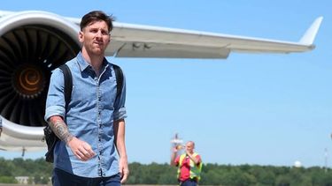 messi viajara en su avion con companeros de su seleccion