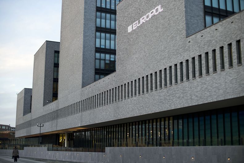 ARCHIVO - La sede de la Europol, la agencia policial de la Unión Europea, en La Haya, Holanda, el 16 de enero de 2015. (AP Foto/Peter Dejong, archivo)