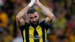 Karim Benzema celebra al final de un partido con Al Ittihad ante Auckland City FC en el Mundial de Clubes, el 12 de diciembre de 2023, en Yeda, Arabia Saudí. (AP Foto/Manu Fernández)