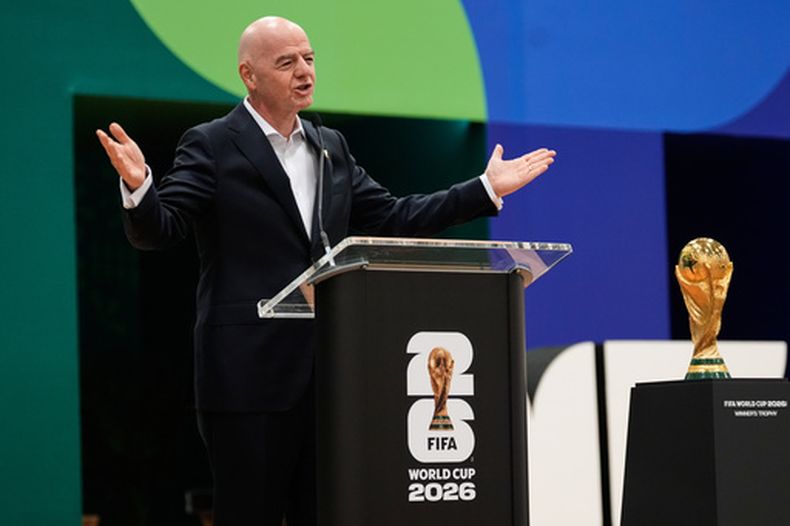 El presidente de la FIFA Gianni Infantino durante la ceremonoa de apertura del Centro de Medios Audiovisuales del Mundial, el lunes 1 de junio de 2026, en Dallas. (AP Foto/Tony Gutiérrez)