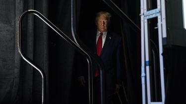 Trump festeja implosión de Bloomberg, teme a Biden