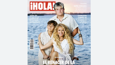 paulina rubio brilla en la portada de ¡hola! junto a sus hijos... y colate trata de frenarla, pero no lo logra