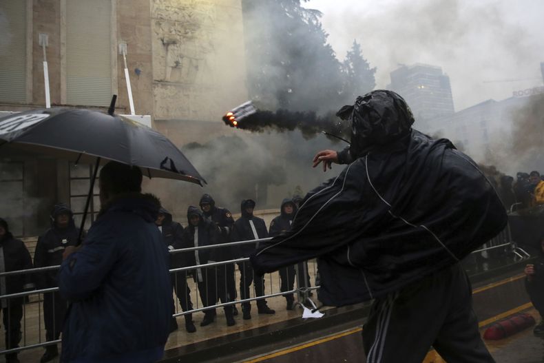 EUR-GEN_ALBANIA-PROTESTAS-0.jpg
