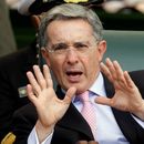 Uribe: Santos es capaz de llevar a Colombia al castrochavismo