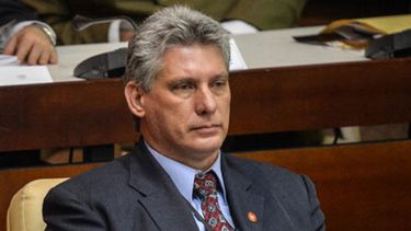 Cínico: Díaz-Canel reconoce que los cubanos obtienen más información de los 'medios alternativos' que de los oficiales