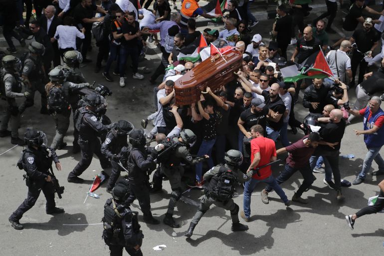 Líder católico critica a Israel por funeral de periodista