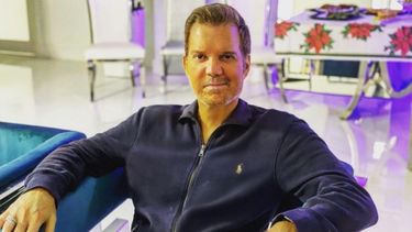 willy chirino conmovido al escuchar ya viene llegando en las protestas