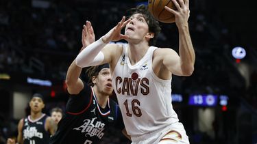 Cavaliers aplastan 122-99 a Clippers con 29 puntos de Osman