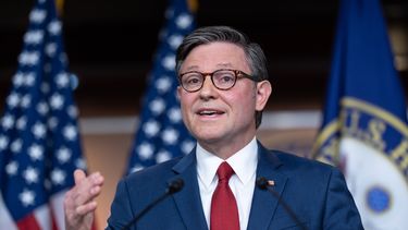 El presidente de la Cámara de Representantes de Estados Unidos, el republicano Mike Johnson, en el Capitolio en Washington el 10 de noviembre del 2025. (AP foto/J. Scott Applewhite)