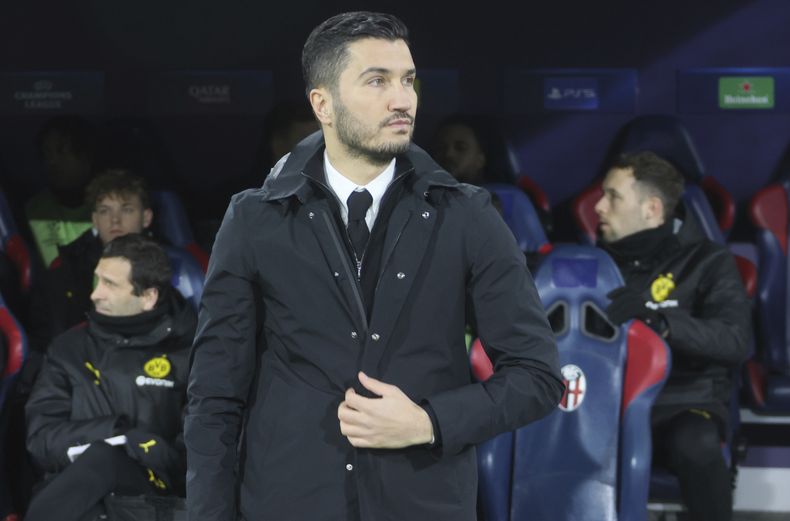 El técnico del Borussia Dortmund Nuri Sahin previo al partido contra Bologna en la Liga de Campeones, el martes 21 de enero de 2025. (Michele Nucci/LaPresse vía AP)