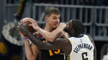 Hawks vencen a Pacers con 29 puntos de Bogdanovic