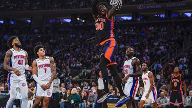 Knicks resisten y vencen a Pistons