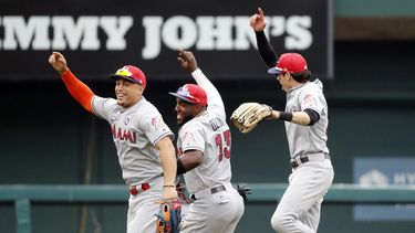 yelich y urena guian victoria de marlins ante cardenales