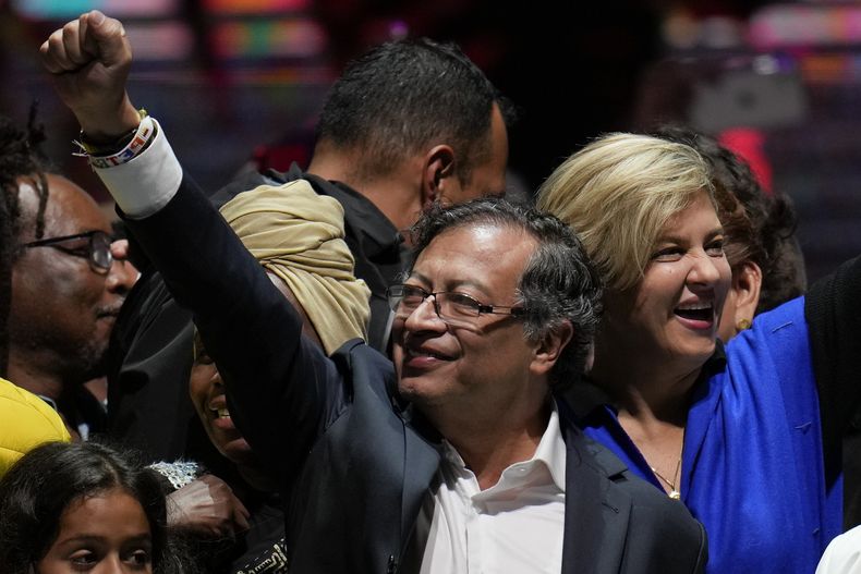 AMS-GEN COLOMBIA-REUNIÓN URIBE PETRO