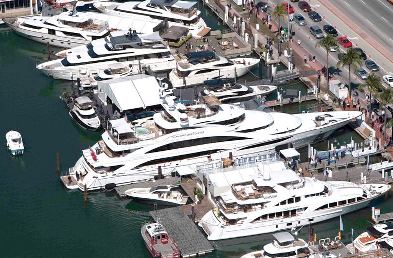 El feriado de hoy pone en alerta a las autoridades por el riesgo de accidentes tanto en carreteras como en botes.