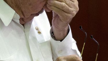 raul castro condena el atroz atentado contra el semanario frances charlie hebdo