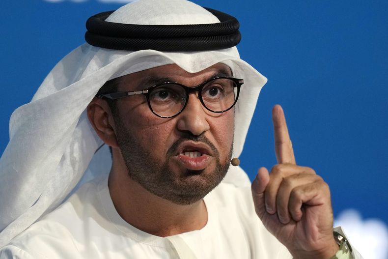 El doctor Sultan Al Jaber, presidente designado de la COP28 y enviado especial sobre cambio climático de Emiratos Árabes Unidos, durante la Semana del Futuro del Clima, en el Museo del Futuro, el sábado 30 de septiembre de 2023, en Dubái, Emiratos Árabes Unidos. (AP Foto/Kamran Jebreili)