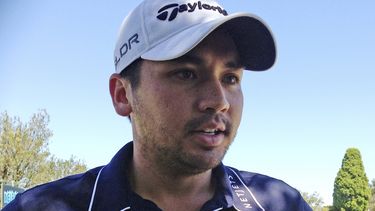 americateve | El golfistas australiano Jason Day habla con la prensa en el Royal Melborune, en Australia, el 18 de noviembre del 2013. Day, cuya madre es filipina, dijo que su abuela y otros siete familiares murieron durante el paso del tif&oacute;n Haiyan por las Fili
