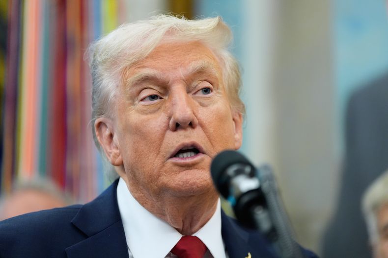 El presidente Donald Trump en la Oficina Oval en la Casa Blanca en Washington el 30 de septiembre del 2025. (AP foto/Alex Brandon)