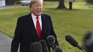 Tuit de Trump da pie a sospechas de obstrucción