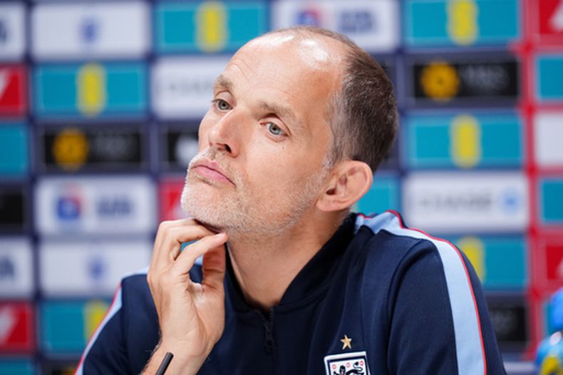 El técnico de Inglaterra Thomas Tuchel durante una rueda de prensa, el lunes 5 de octubre de 2026, en Londres. (John Walton/PA vía AP, Pool)