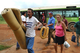 cubanos de la isla se preparan para el impacto del huracan ian